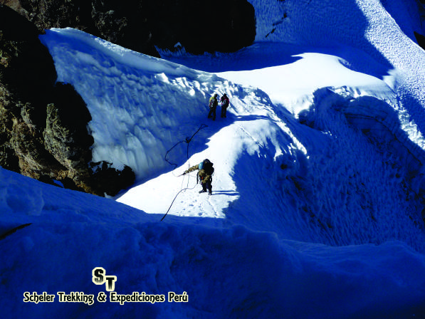 Ruta a la Cumbre del Nevado Pisco